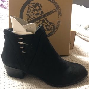 No Parking brand Black Ankle booties, size 8.5.